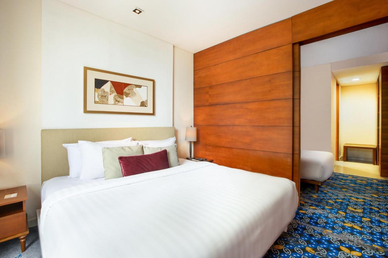 Jambuluwuk Malioboro Hotel Джокьякарта Экстерьер фото