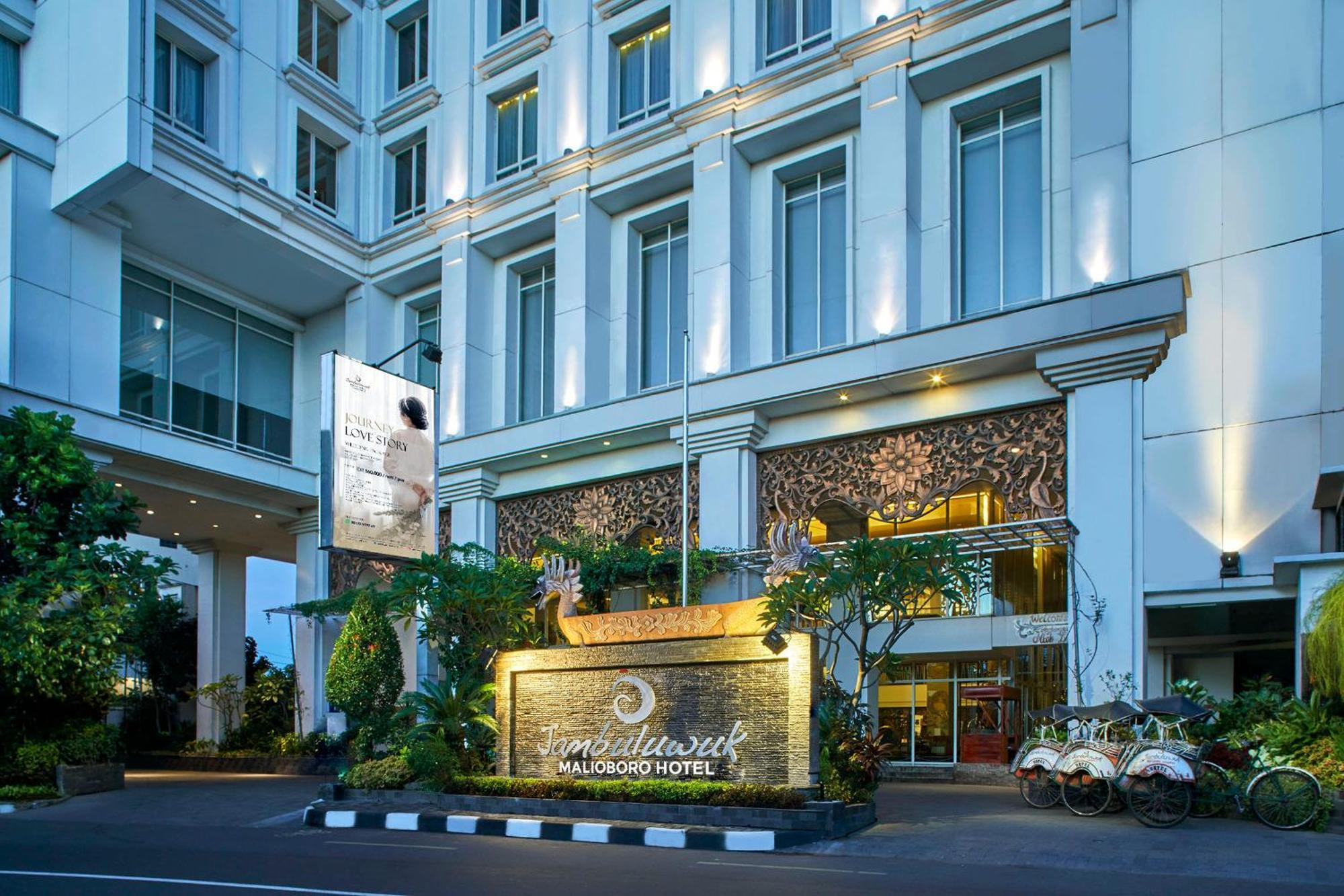 Jambuluwuk Malioboro Hotel Джокьякарта Экстерьер фото Mercure Hotel, Jakarta